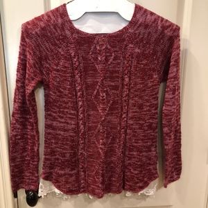 Light weight Mudd brand maroon sweater with lace
